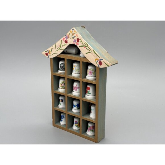 Vintage Wooden Thimble Display House With Painted Roof 14 Decorative Thimbles - Picture 4 of 8